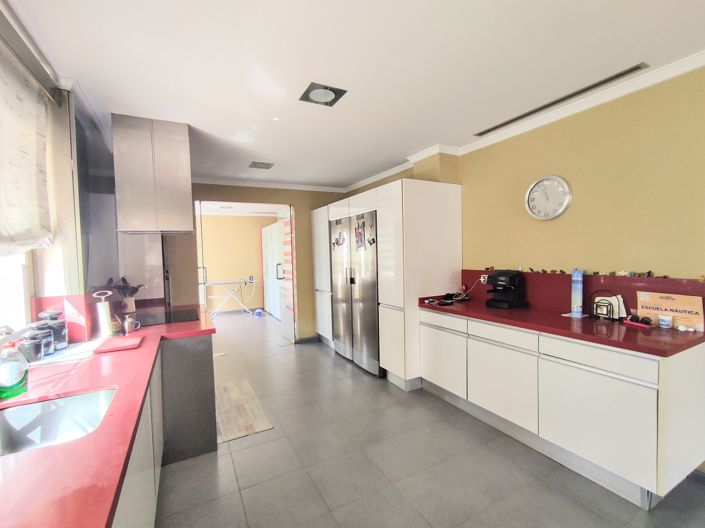 Image No.14-5 Bed Villa for sale