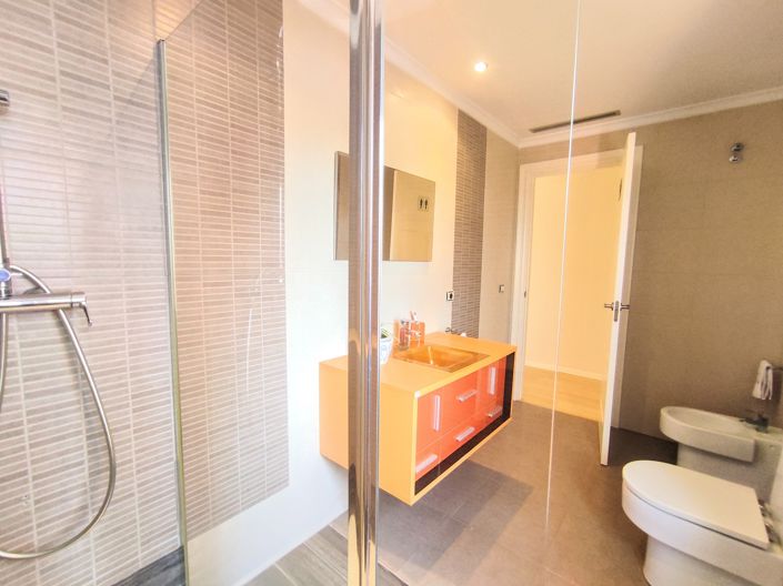 Image No.31-5 Bed Villa for sale