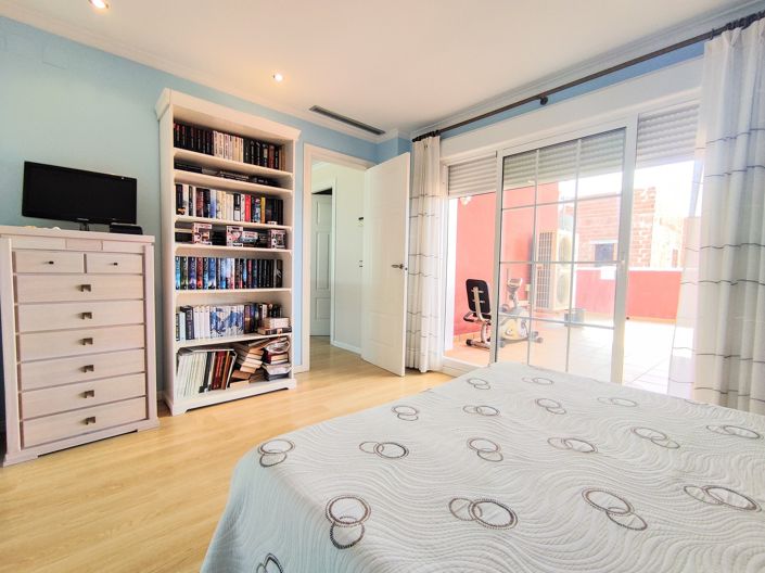 Image No.37-5 Bed Villa for sale