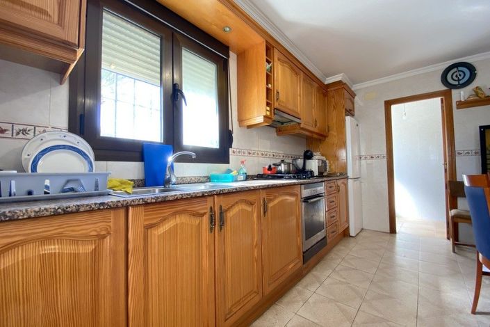 Image No.11-8 Bed Villa for sale