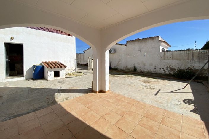 Image No.12-8 Bed Villa for sale