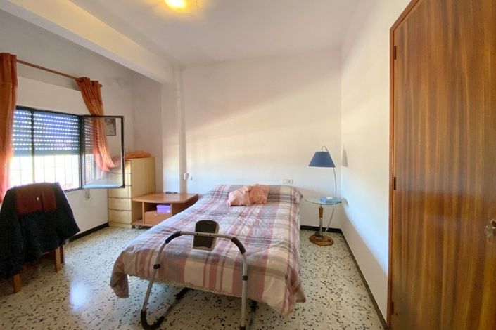 Image No.31-8 Bed Villa for sale