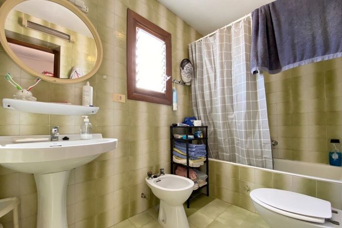 Image No.33-8 Bed Villa for sale