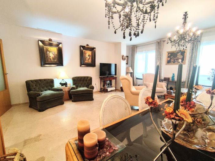 Image No.12-4 Bed Property for sale