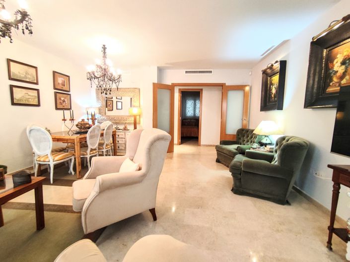 Image No.15-4 Bed Property for sale