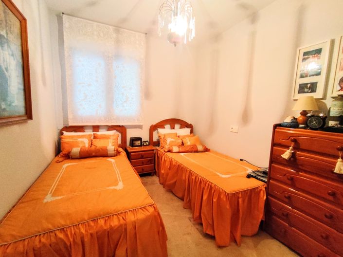 Image No.19-4 Bed Property for sale