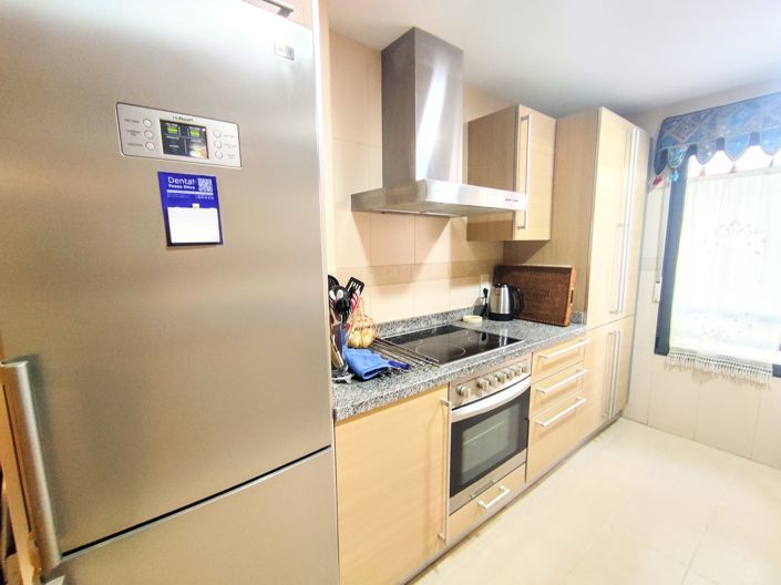 Image No.22-4 Bed Property for sale