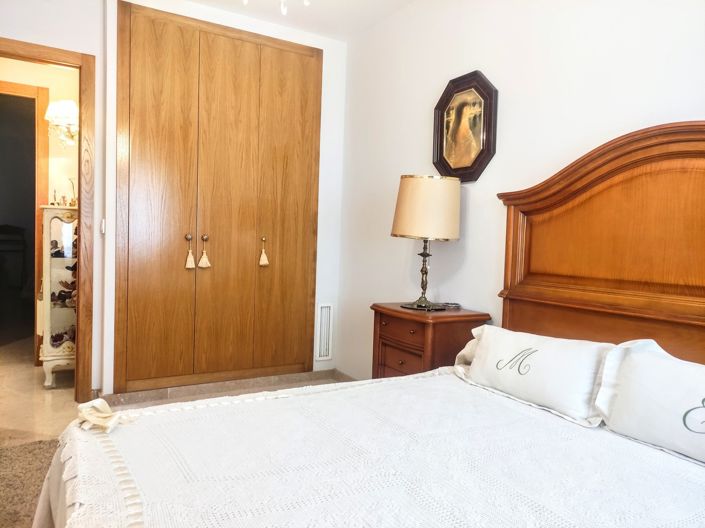 Image No.27-4 Bed Property for sale