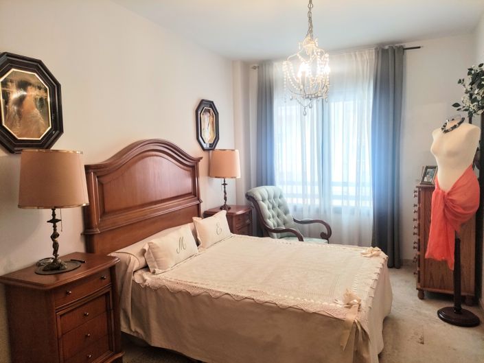 Image No.28-4 Bed Property for sale