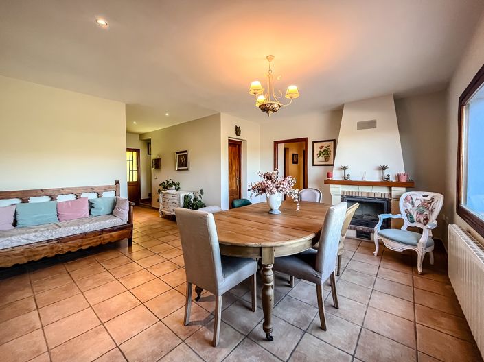 Image No.22-12 Bed Villa for sale