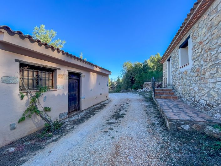 Image No.33-12 Bed Villa for sale