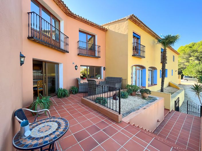 Image No.4-12 Bed Villa for sale