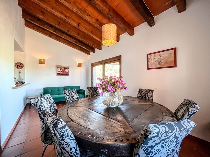 Image No.9-12 Bed Villa for sale