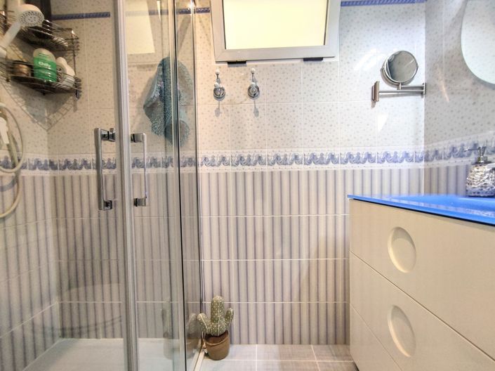 Image No.18-3 Bed Property for sale