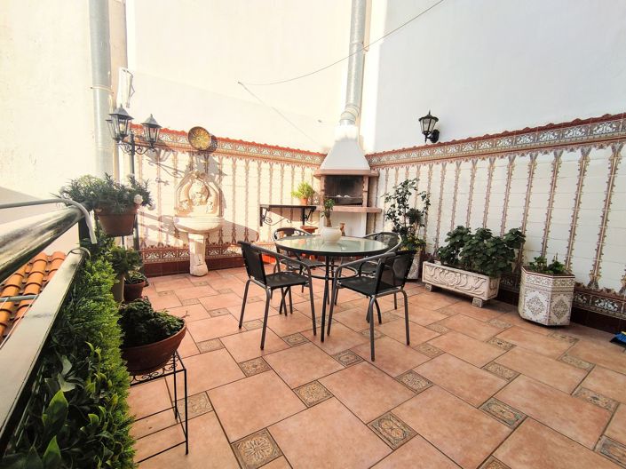 Image No.31-3 Bed Property for sale