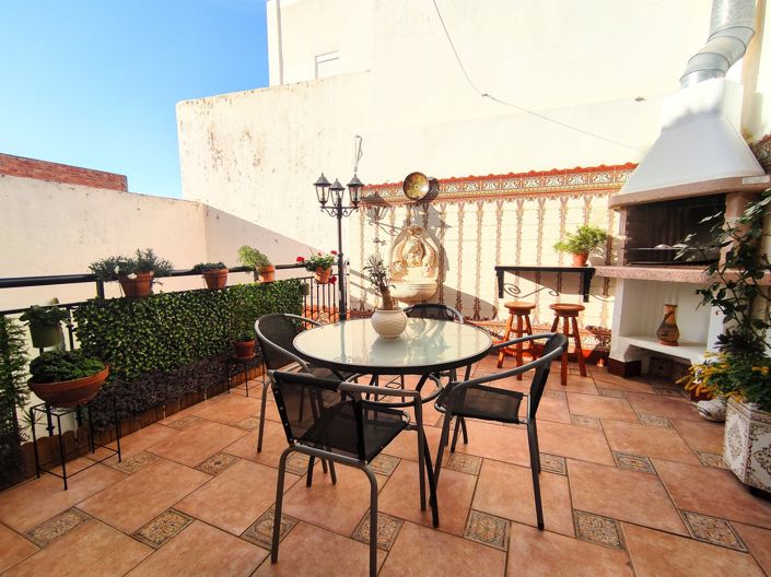 Image No.32-3 Bed Property for sale