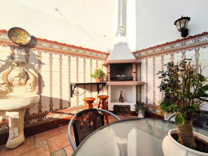 Image No.33-3 Bed Property for sale