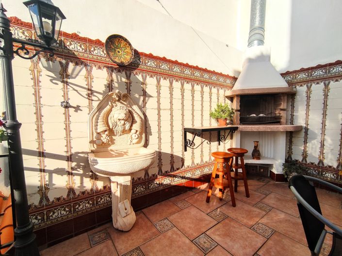 Image No.34-3 Bed Property for sale