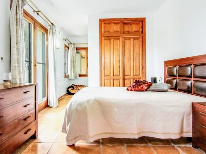 Image No.14-7 Bed Villa for sale