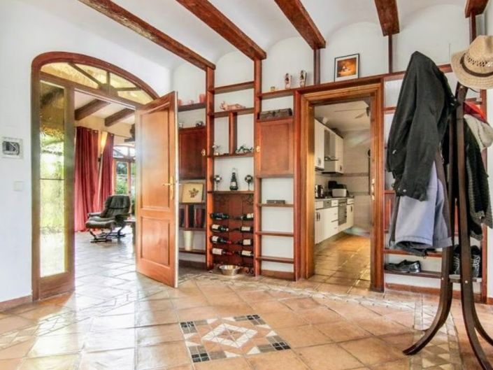 Image No.2-7 Bed Villa for sale