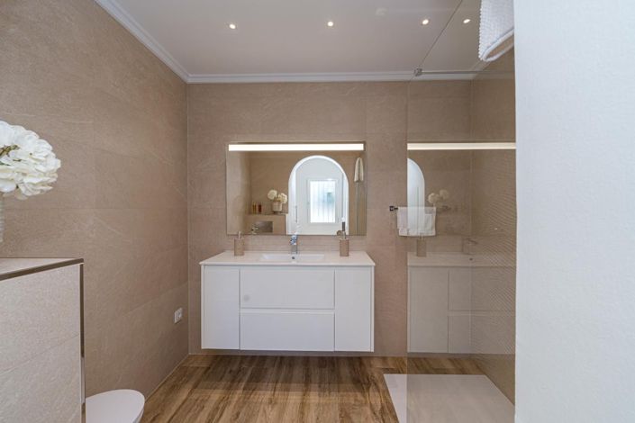 Image No.13-6 Bed Villa for sale