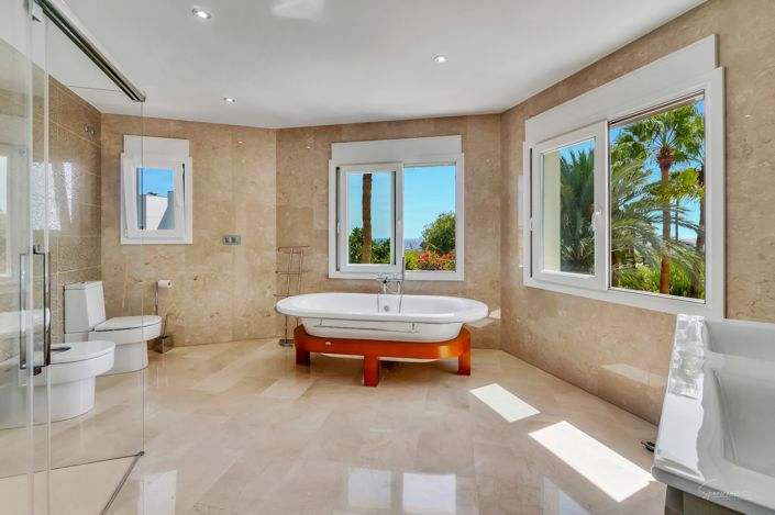 Image No.17-4 Bed Villa for sale