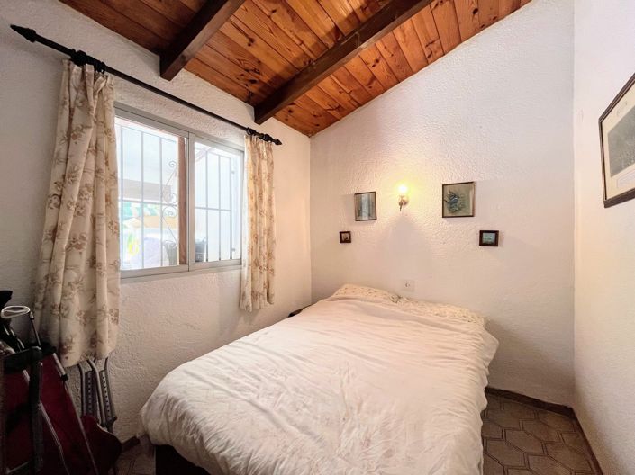 Image No.14-2 Bed Villa for sale