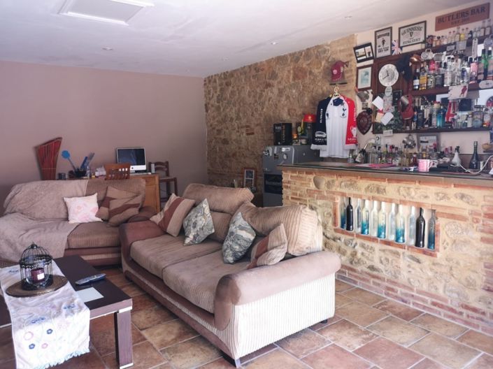 Image No.20-7 Bed Villa for sale