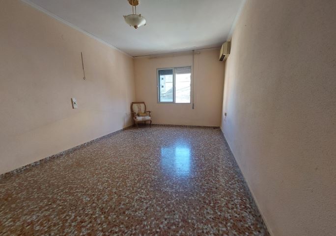 Image No.14-5 Bed Townhouse for sale