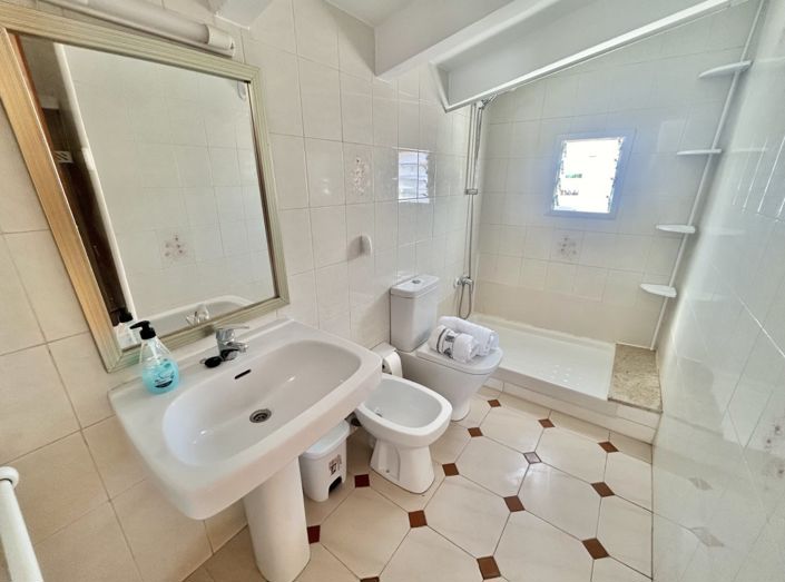 Image No.26-7 Bed Villa for sale