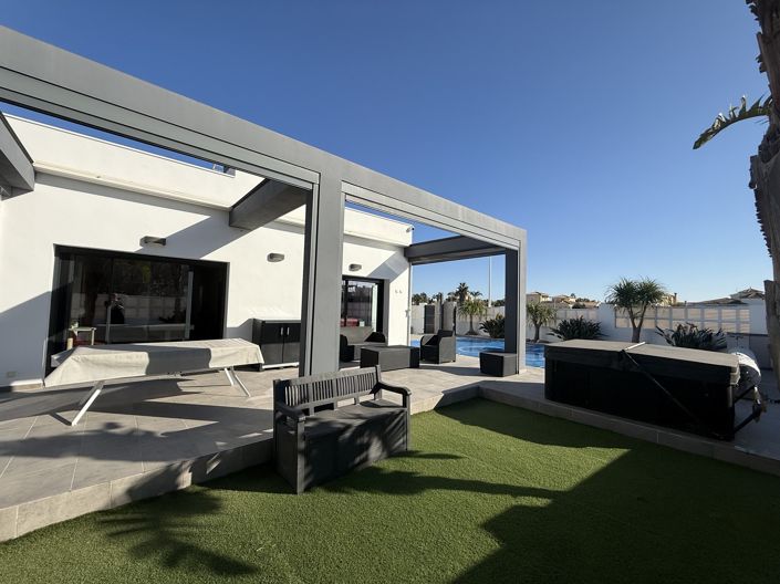 Image No.12-3 Bed Villa for sale