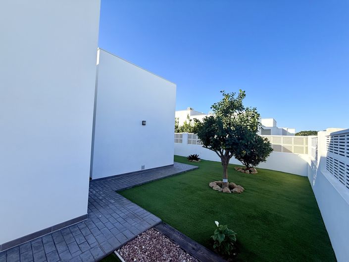 Image No.15-3 Bed Villa for sale