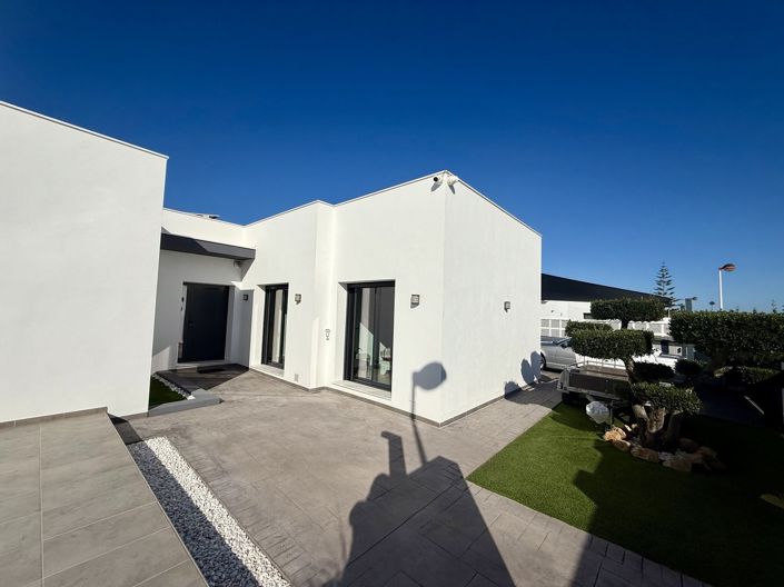 Image No.18-3 Bed Villa for sale