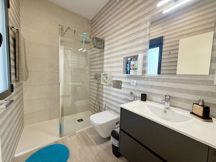 Image No.3-3 Bed Villa for sale