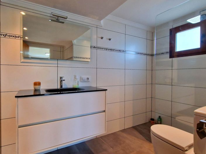 Image No.10-5 Bed Villa for sale