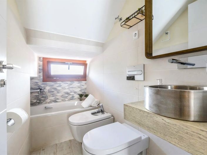 Image No.13-12 Bed Villa for sale