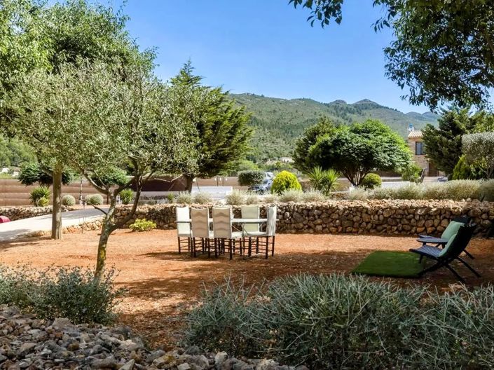 Image No.18-12 Bed Villa for sale