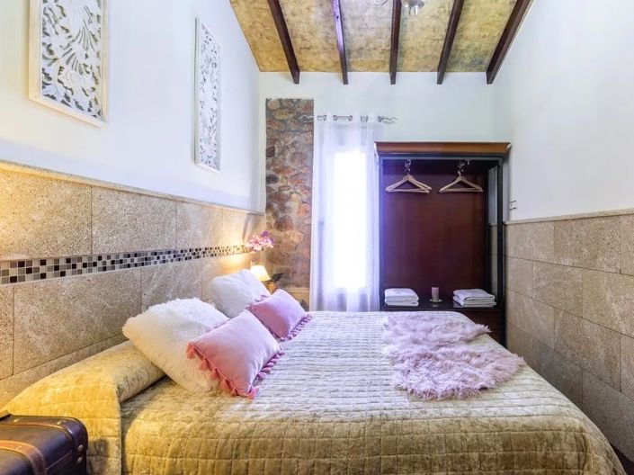 Image No.26-12 Bed Villa for sale