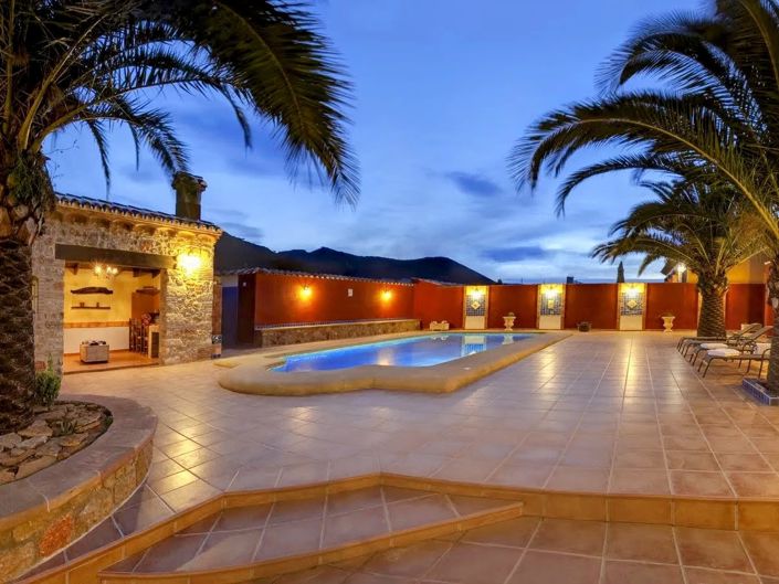 Image No.30-12 Bed Villa for sale