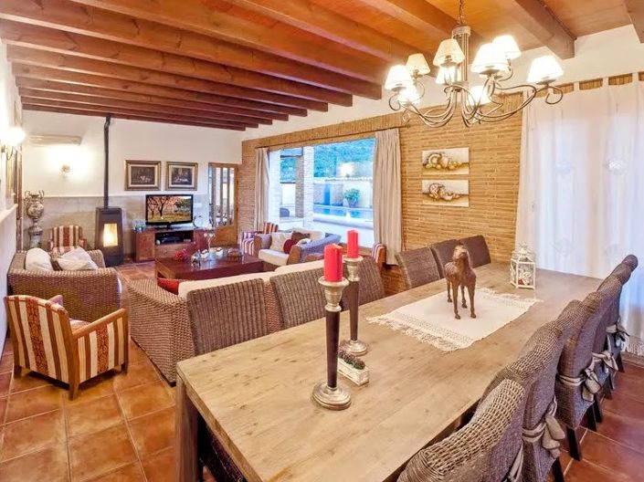 Image No.36-12 Bed Villa for sale