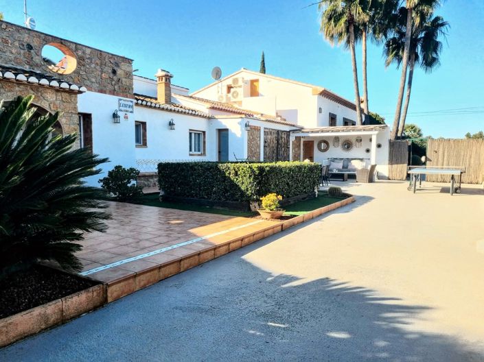 Image No.44-12 Bed Villa for sale