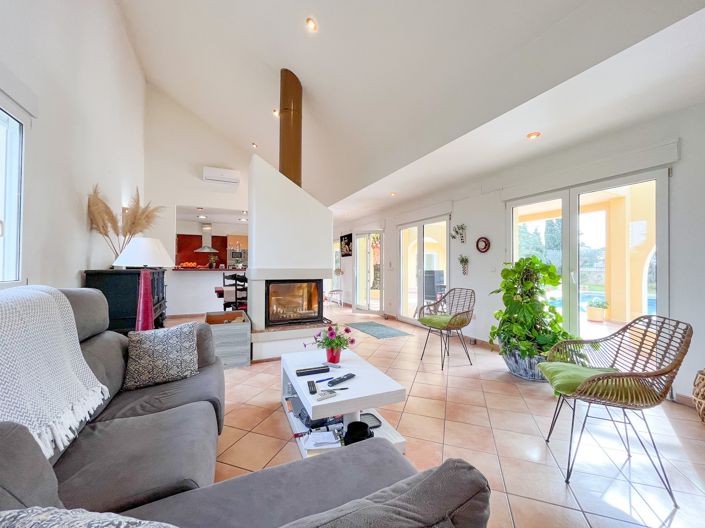 Image No.3-3 Bed Villa for sale