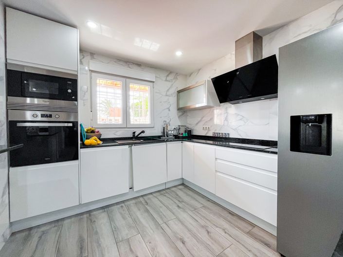 Image No.7-3 Bed Villa for sale