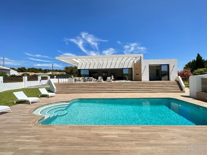 Image No.1-4 Bed Villa for sale