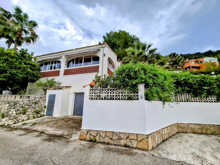 Image No.1-3 Bed Villa for sale