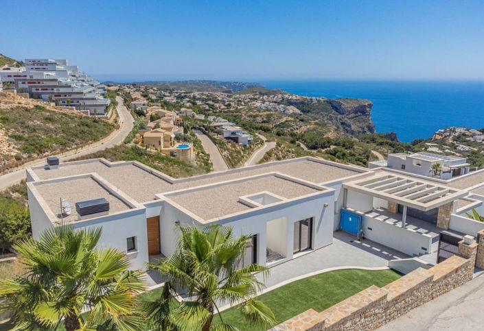 Image No.1-4 Bed Villa for sale