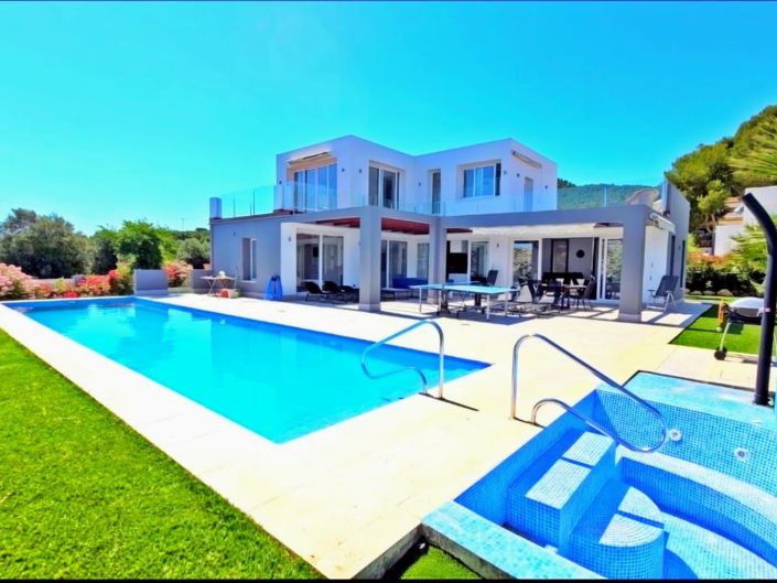 Image No.1-5 Bed Villa for sale