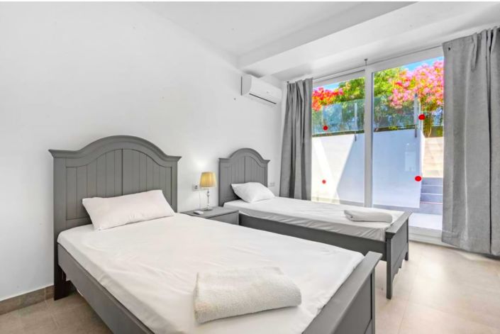 Image No.12-5 Bed Villa for sale