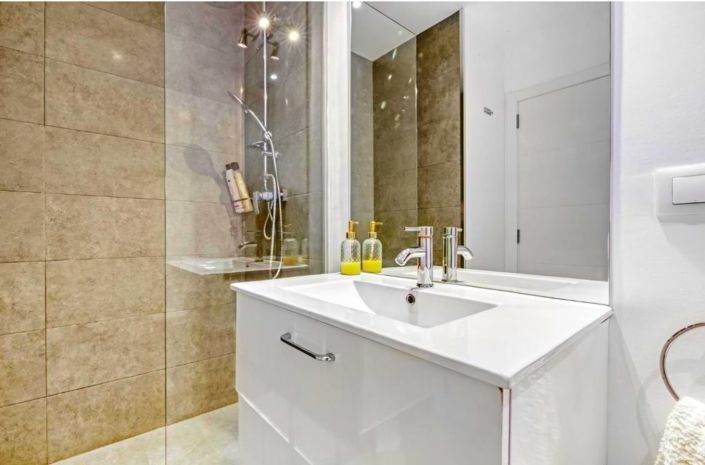 Image No.15-5 Bed Villa for sale