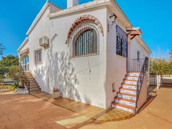 Image No.21-4 Bed Villa for sale